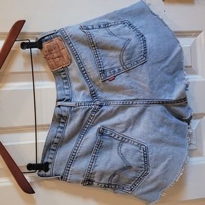 Levi cut off jean shorts